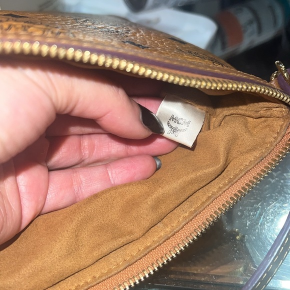 Authentic MCM clutch handbag with removable strap - Picture 3 of 7